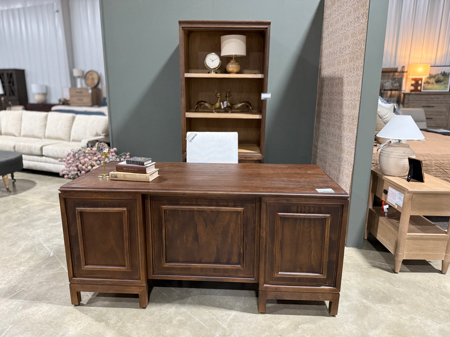 Hannah Desk